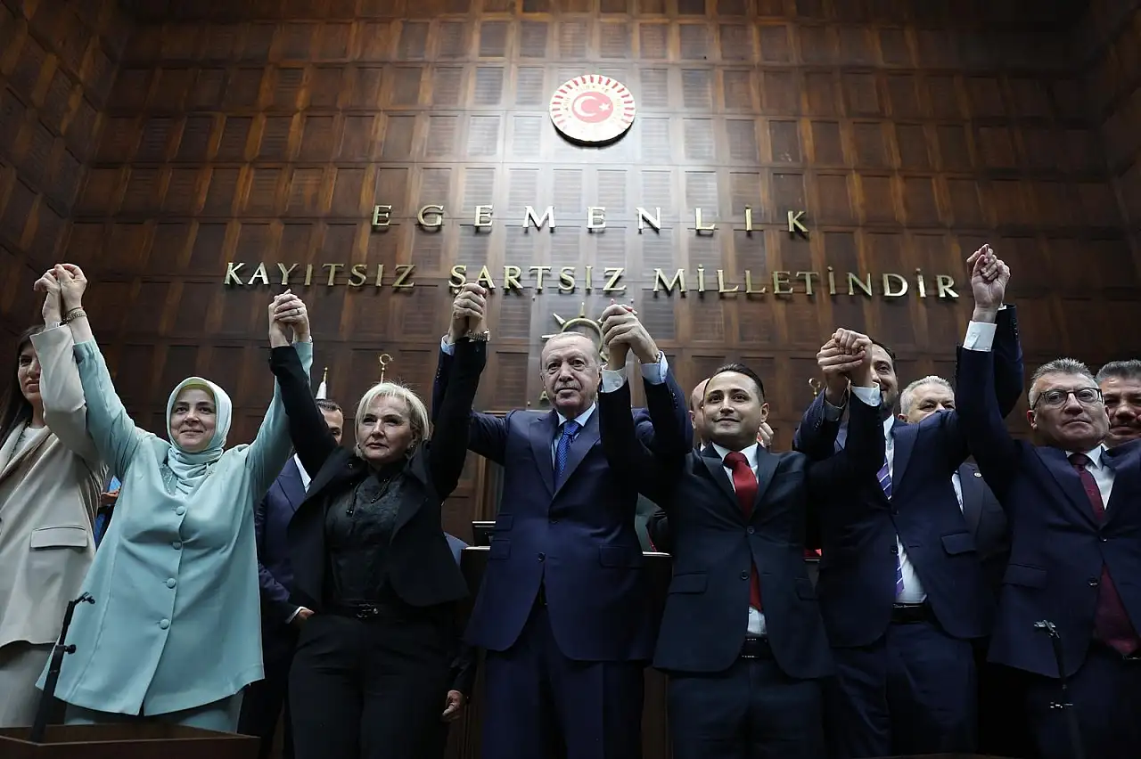 Kayserili Vekil 624 günde 3 parti değiştirdi!