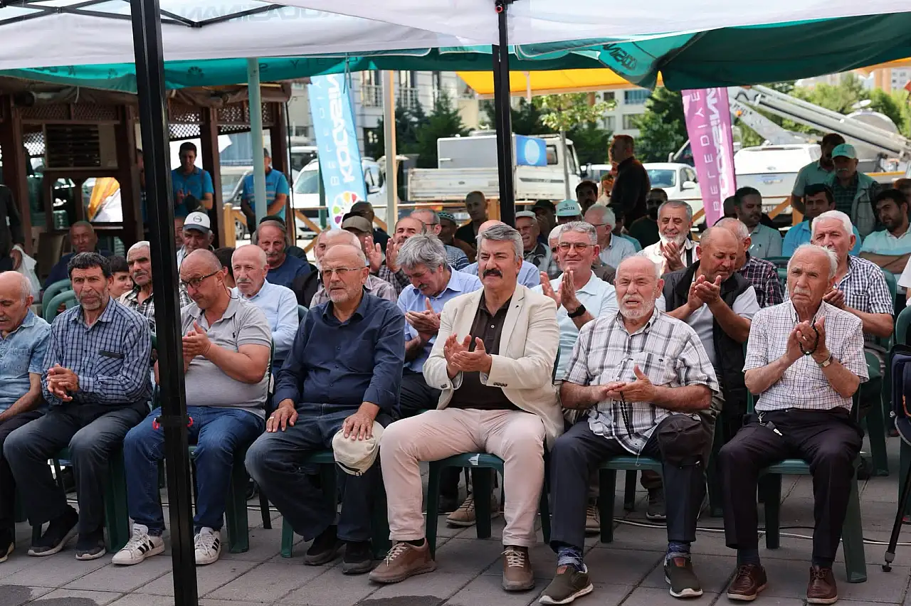 Vatandaş sordu, Çolakbayrakdar tek tek yanıtladı