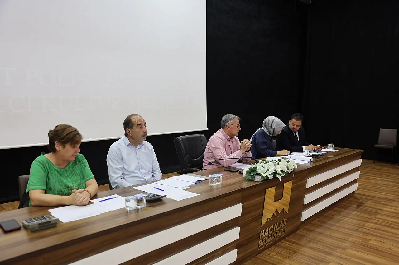 Hacılar'da 3 iş yeri satıldı: 12,4 milyon TL gelir elde edildi