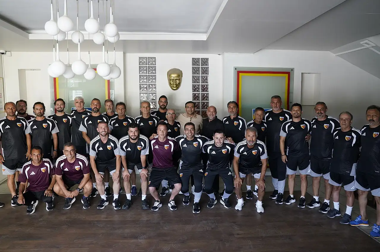 Kayserispor'da 22 isimle sözleşme imzaladı!