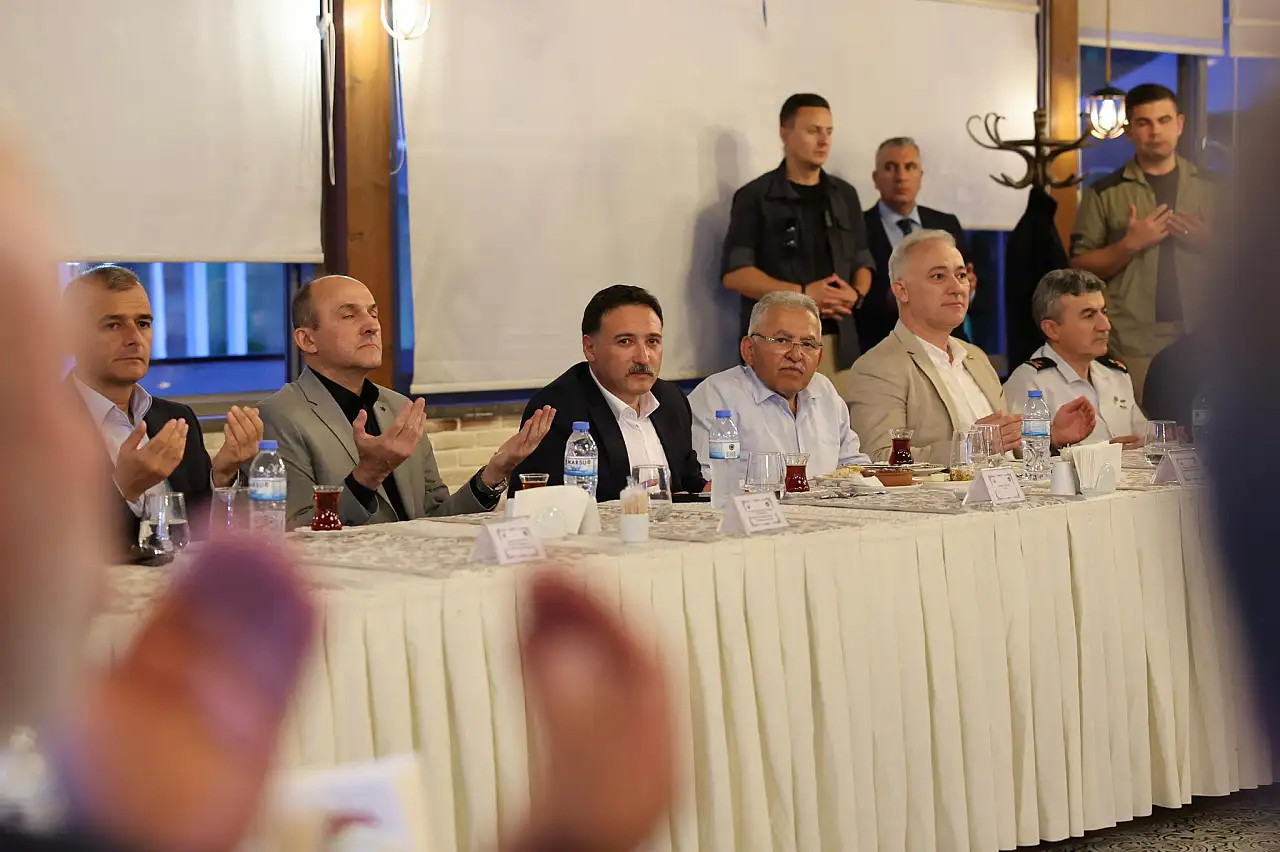Kayseri'de 3 komutanla veda buluşması