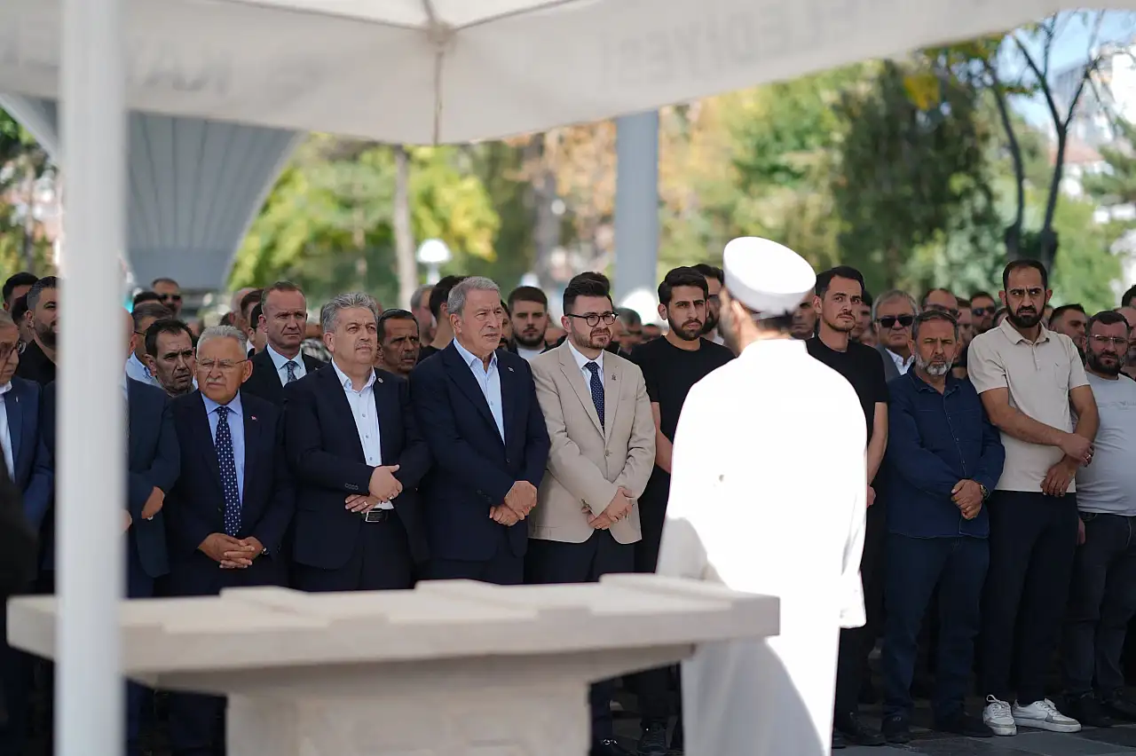 Kayseri'de AK Parti'nin önde gelen isimlerini buluşturan cenaze
