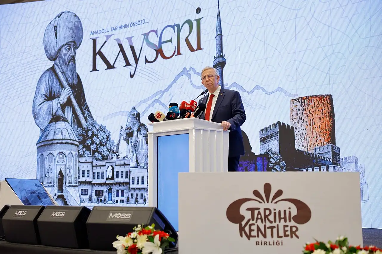 Hafta sonu Kayseri'deydi! Ankara'ya gitti, istifa etti