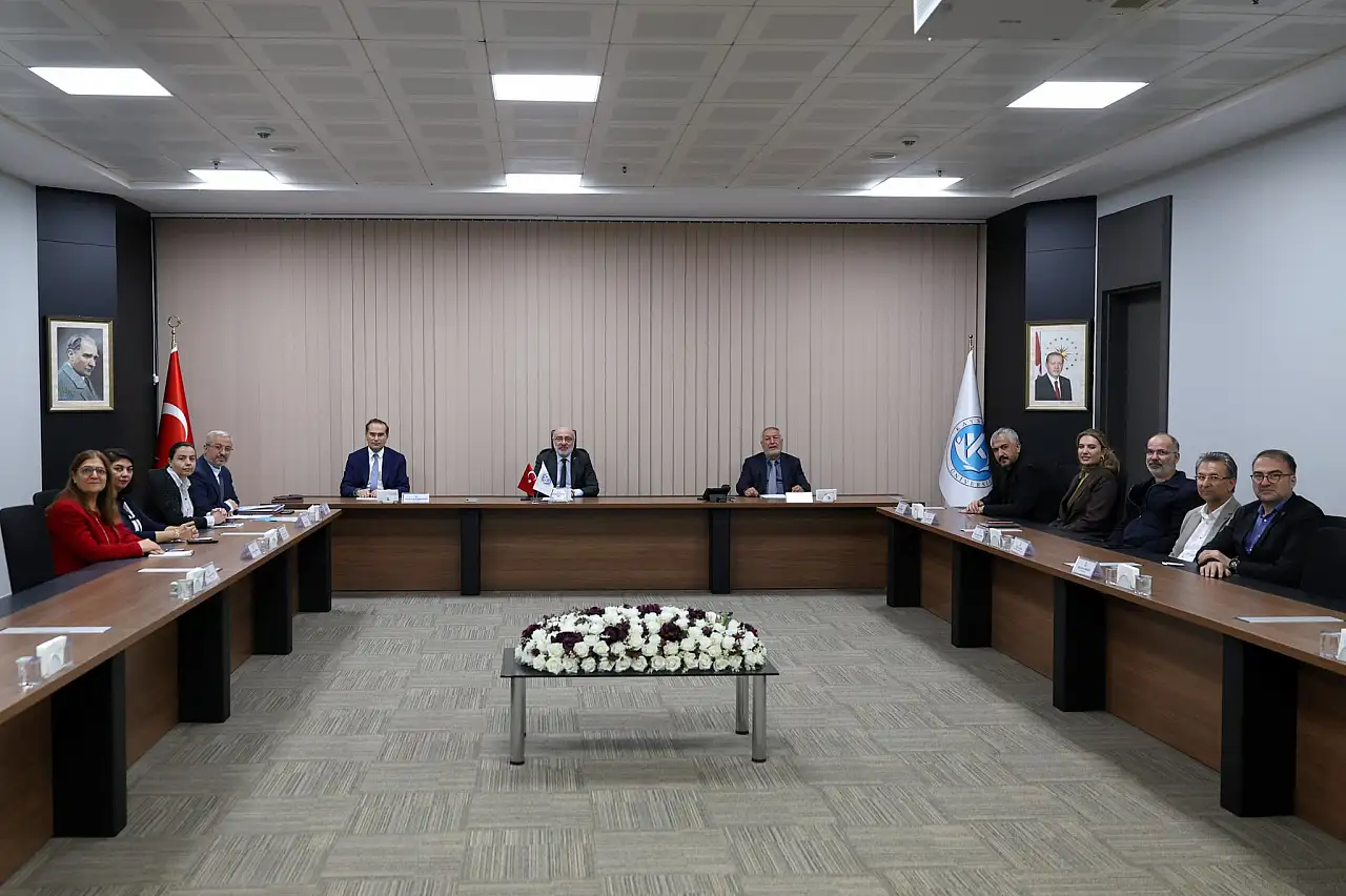 Kayseri'nin yeni profesörü cübbesini giydi
