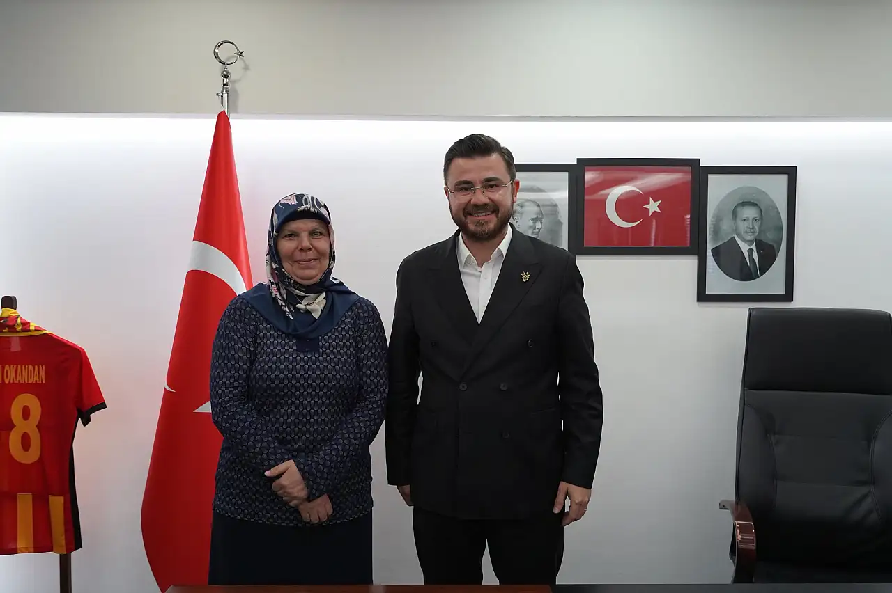 AK Parti Kayseri il başkanlığında herkes gidiyor, bir tek o gitmiyor?