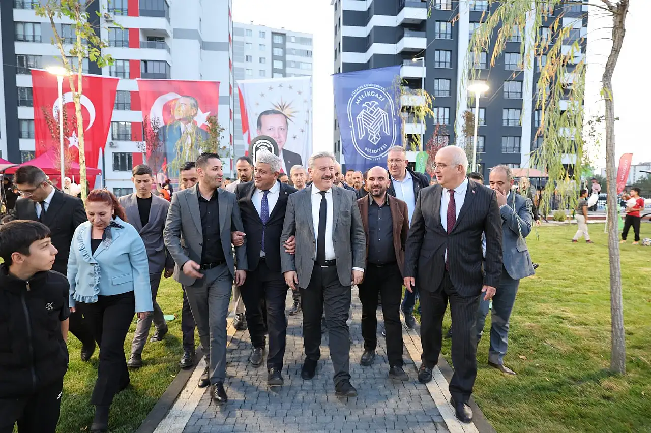 Kayseri'de dikkat çeken açılış! Fırat Yılmaz Çakıroğlu'nun ismi yaşayacak