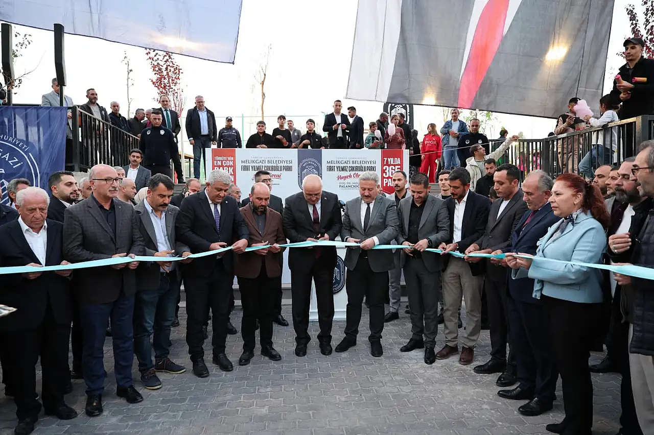 Kayseri'de dikkat çeken açılış! Fırat Yılmaz Çakıroğlu'nun ismi yaşayacak