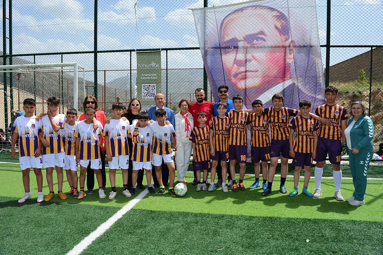 Eski futbolcu yeniden yeşil sahada