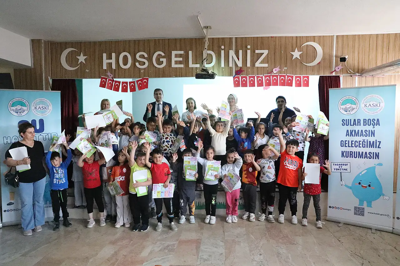 Minikler 'Su gönüllüsü' oldu