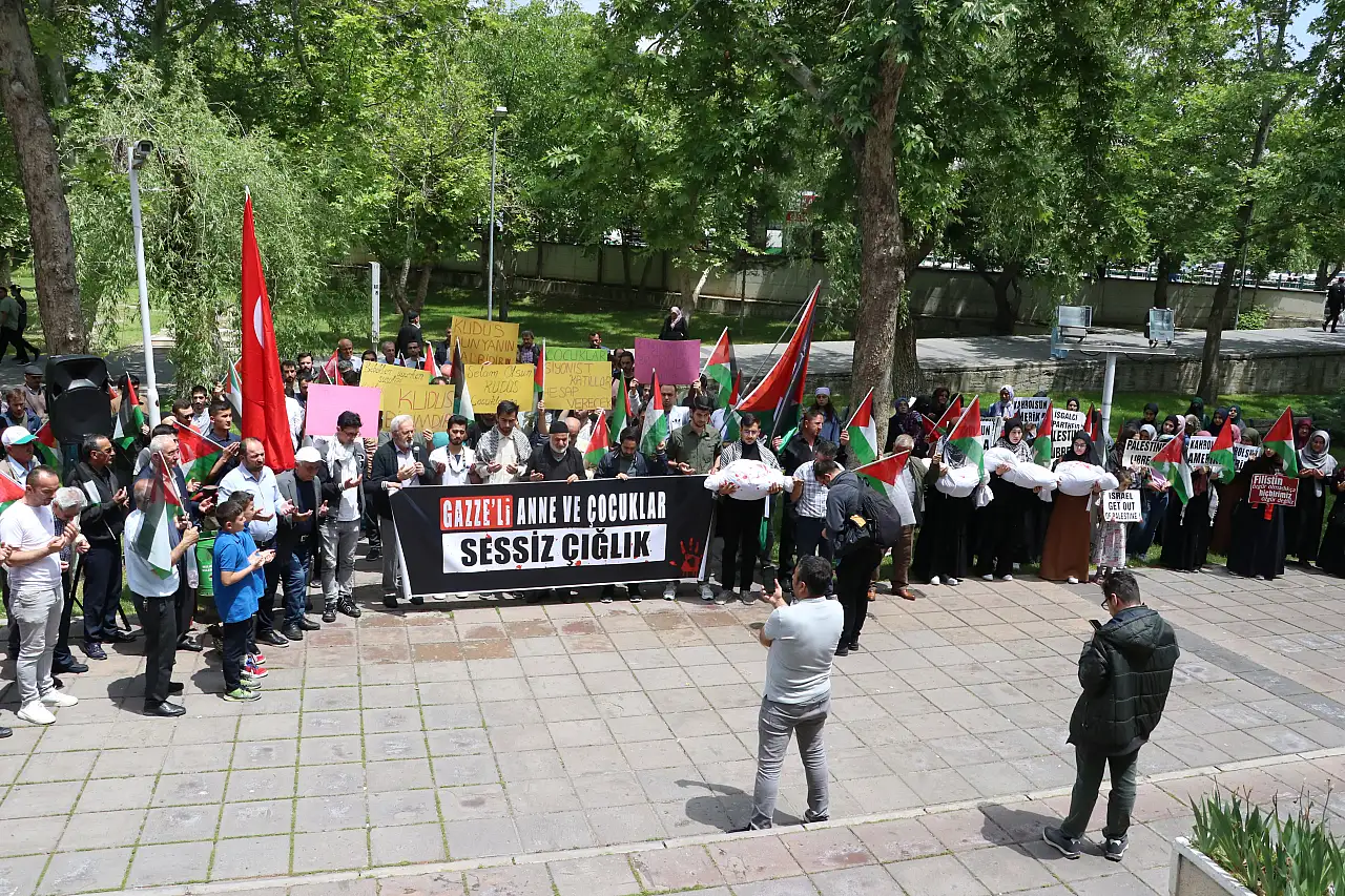 ERÜ öğrencileri sesini yükseltti: Kudüs dünyanın kalbidir