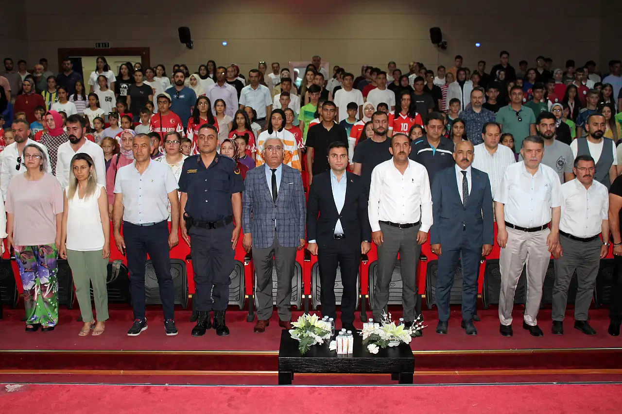 O ilçede 538 öğrenci ödüllendirildi