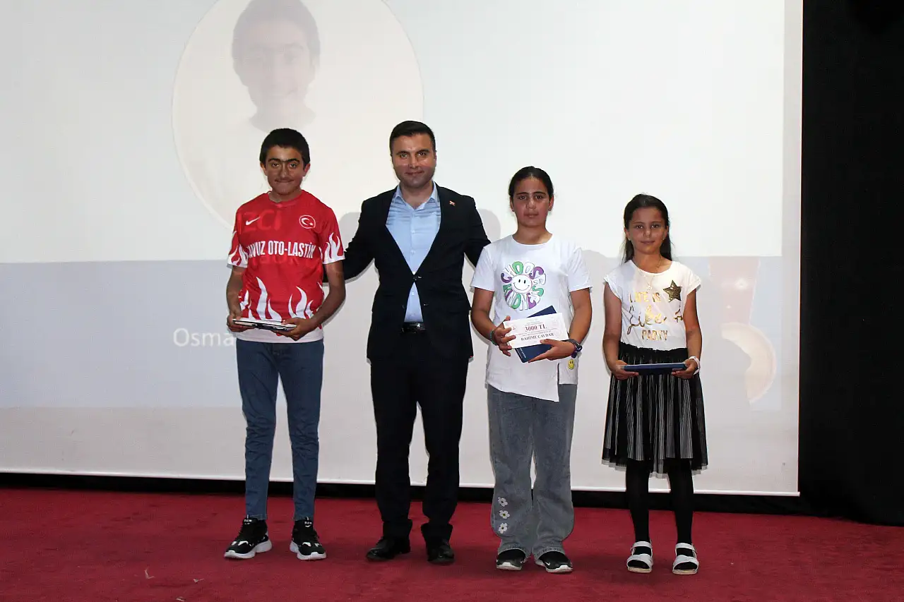 O ilçede 538 öğrenci ödüllendirildi