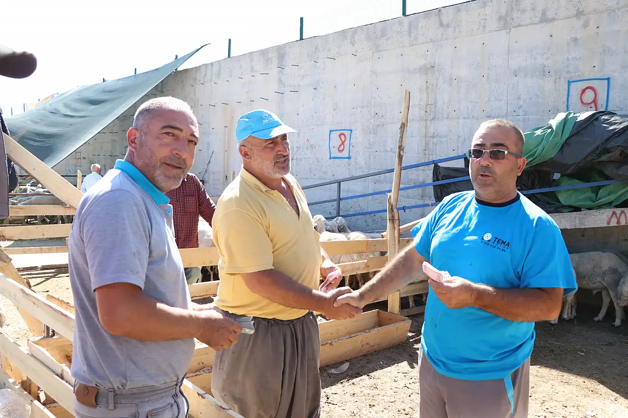 Pazar yeri doldu taştı! Kayseri'de telaş sürüyor