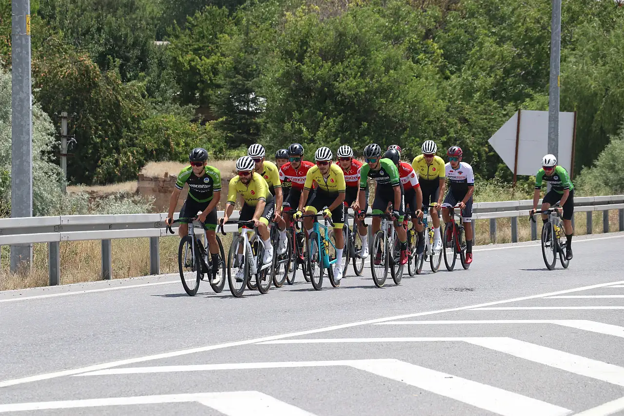 Tarihe adını yazdırmak için Paris'e uğurlandı!