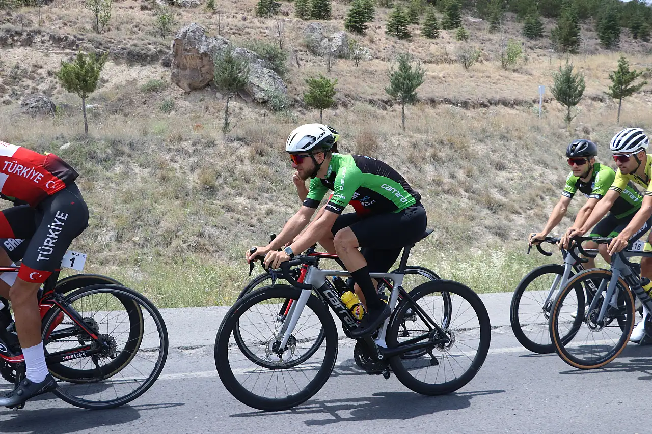 Tarihe adını yazdırmak için Paris'e uğurlandı!