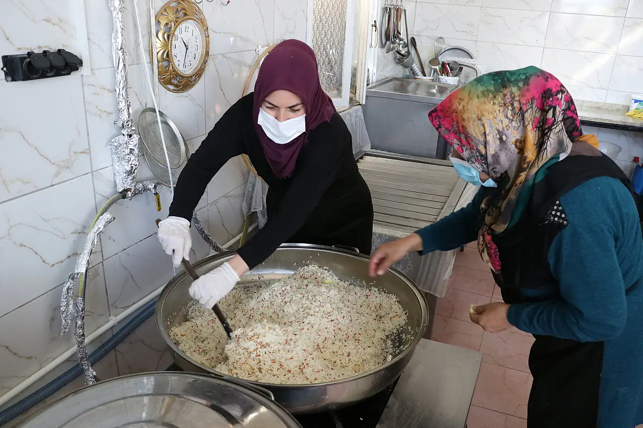 Bünyanlı kadınlardan örnek davranış!