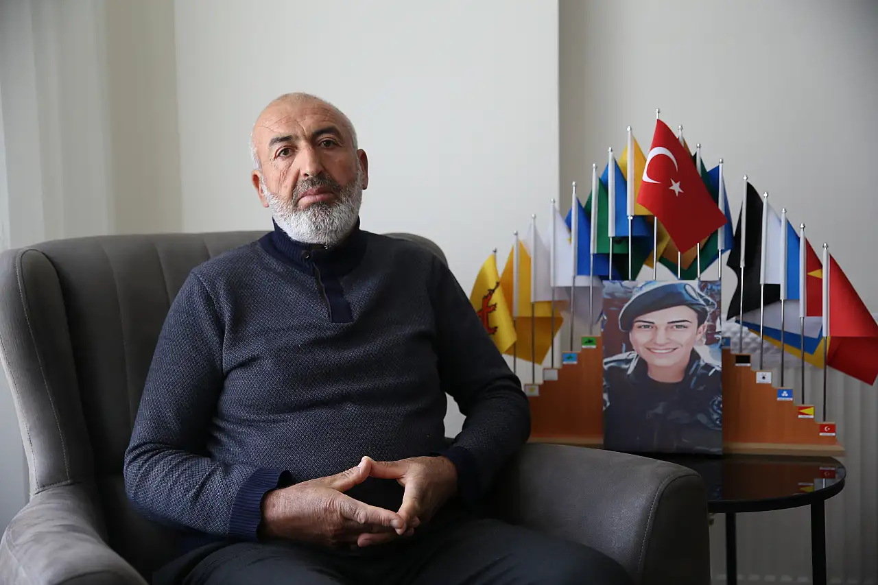 'Gülen'in meydanlarda sallanması isterdik'