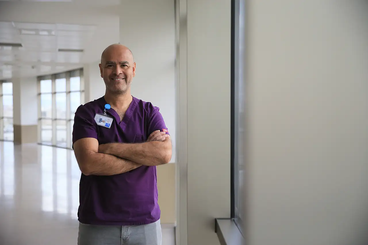 Hayatı kurtaran eller, tenis kortlarında rakiplerini yeniyor