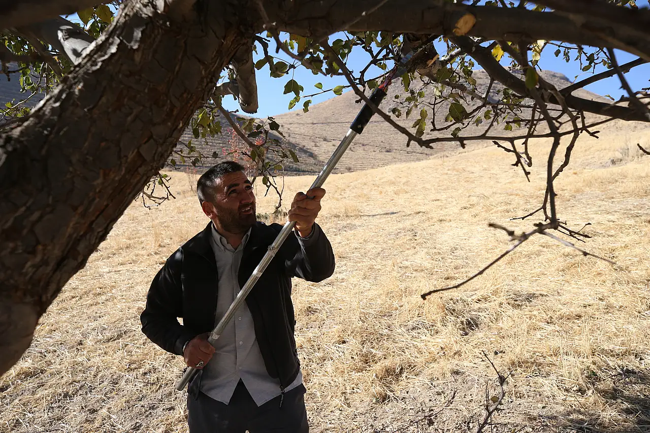 Kayseri'de görevli imam gittiği yerlerde bakın ne yapıyor?