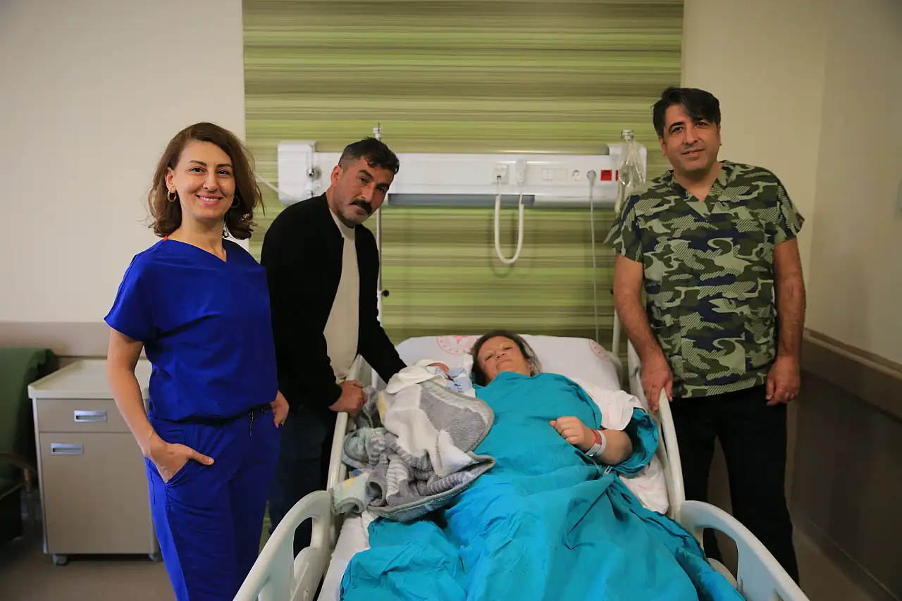 Bebeklerine doktorun adını verdiler