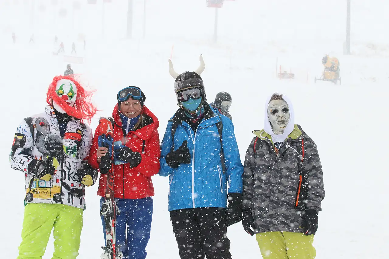Erciyes'te kayak modası değişiyor: Tilki, canavar, kurbağa...