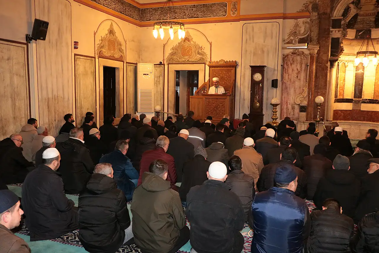 Regaip Kandili dualarla idrak edildi