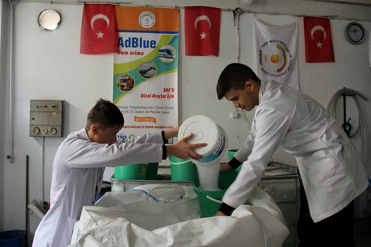 Öğrencilerden 5 yılda 141 milyon lira ciro