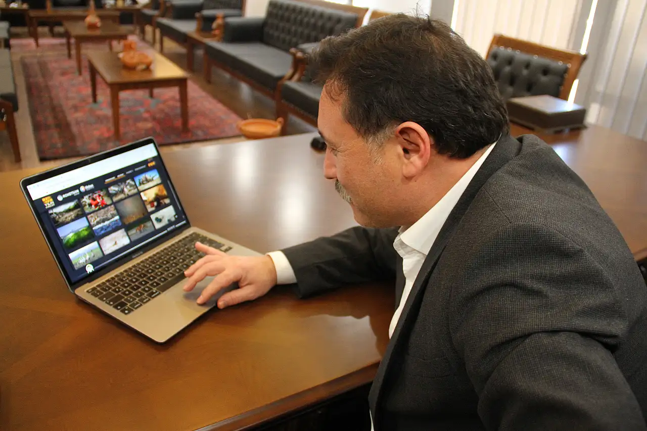 Vali Çiçek oy kullandı