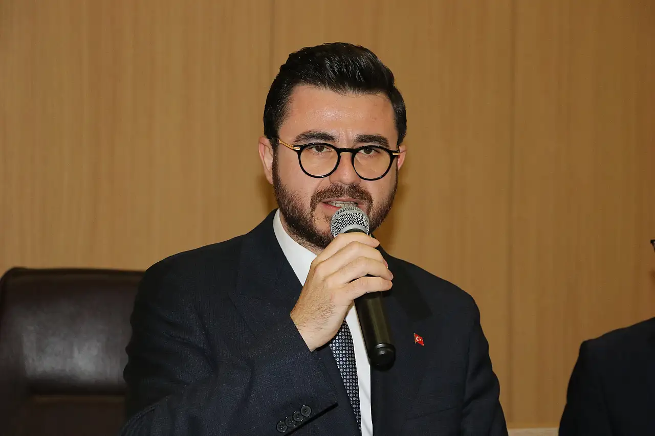 AK Parti'de yeni Başkan mazbatasını aldı