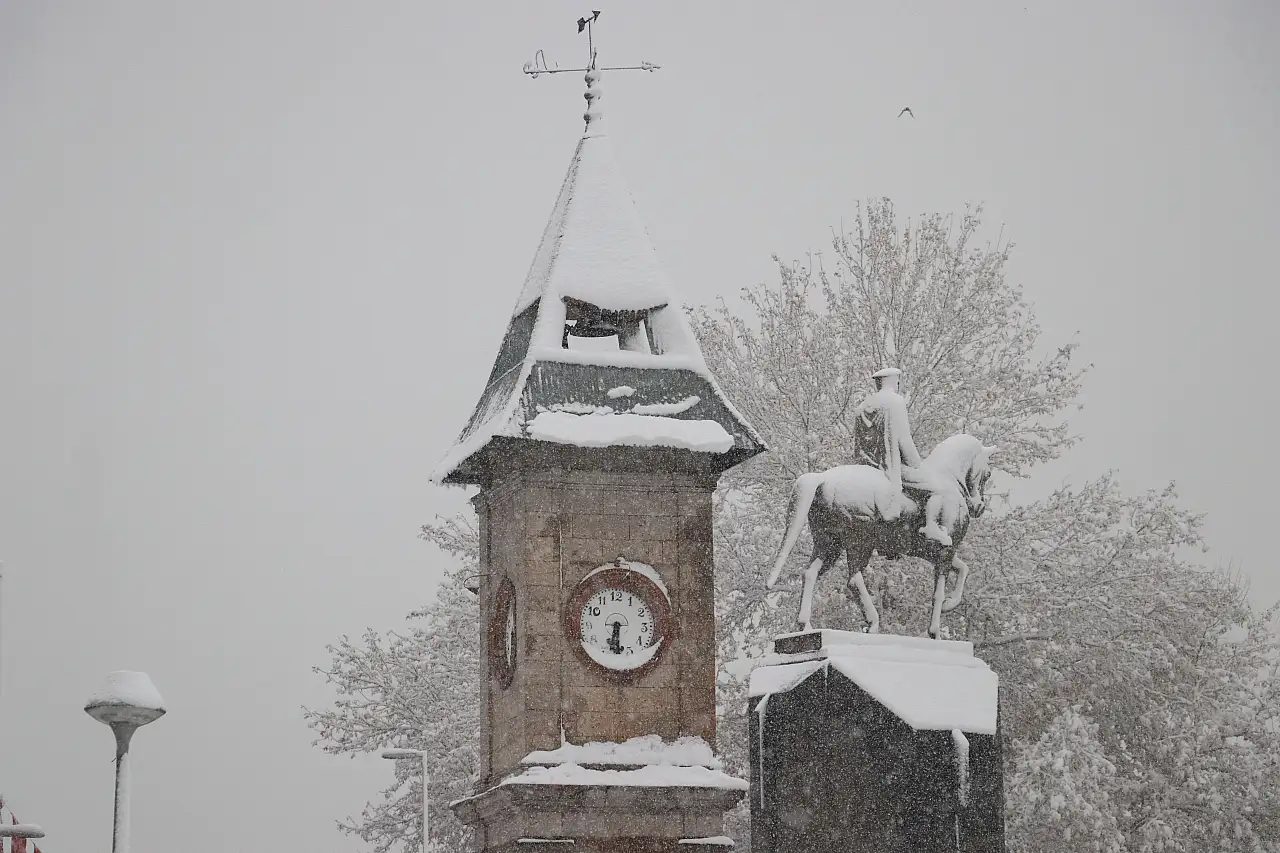 Hazırlıklı olun! Kayseri'ye yarın kuvvetli kar geliyor