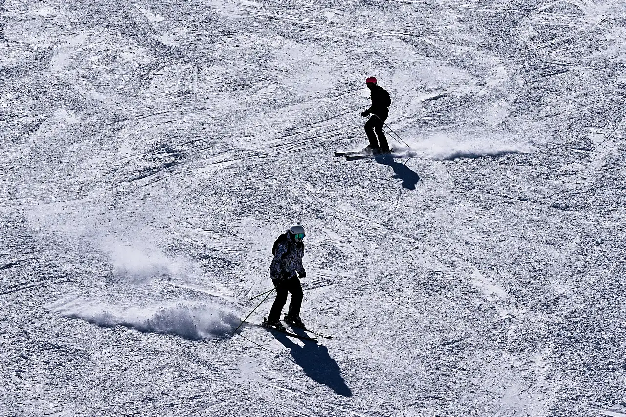 Kayak ve snowboard tutkunları Erciyes'te buluştu