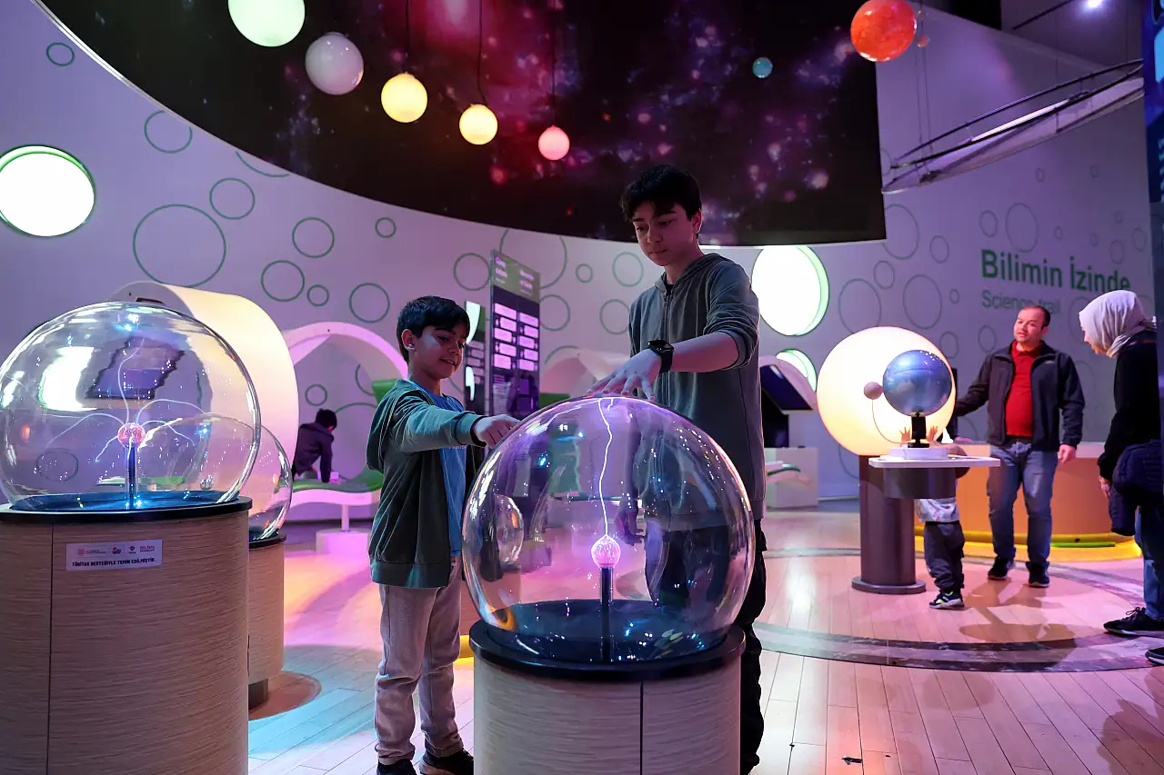 Kayseri'de 900 bin kişi bilimle buluştu!