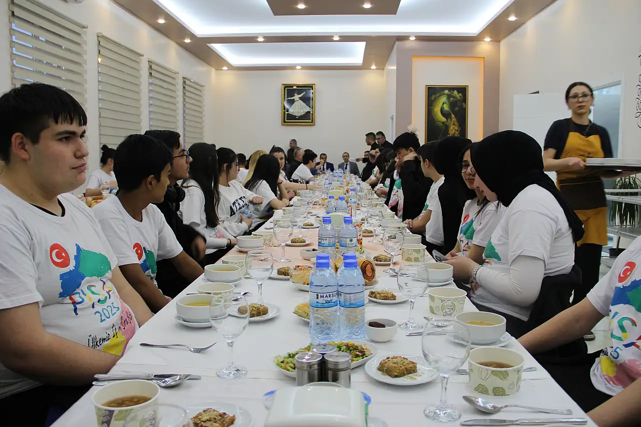 Hem öğreniyorlar hem üretiyorlar: Kayserili kız öğrencilerin Ramazan mesaisi