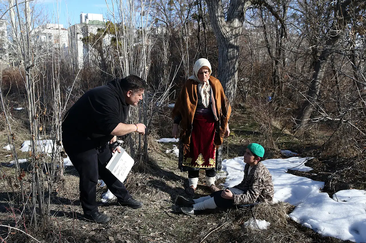 Develi'de bakın kimin filmi çekiliyor: Gardiyan senarist, çalgıcı yönetmen