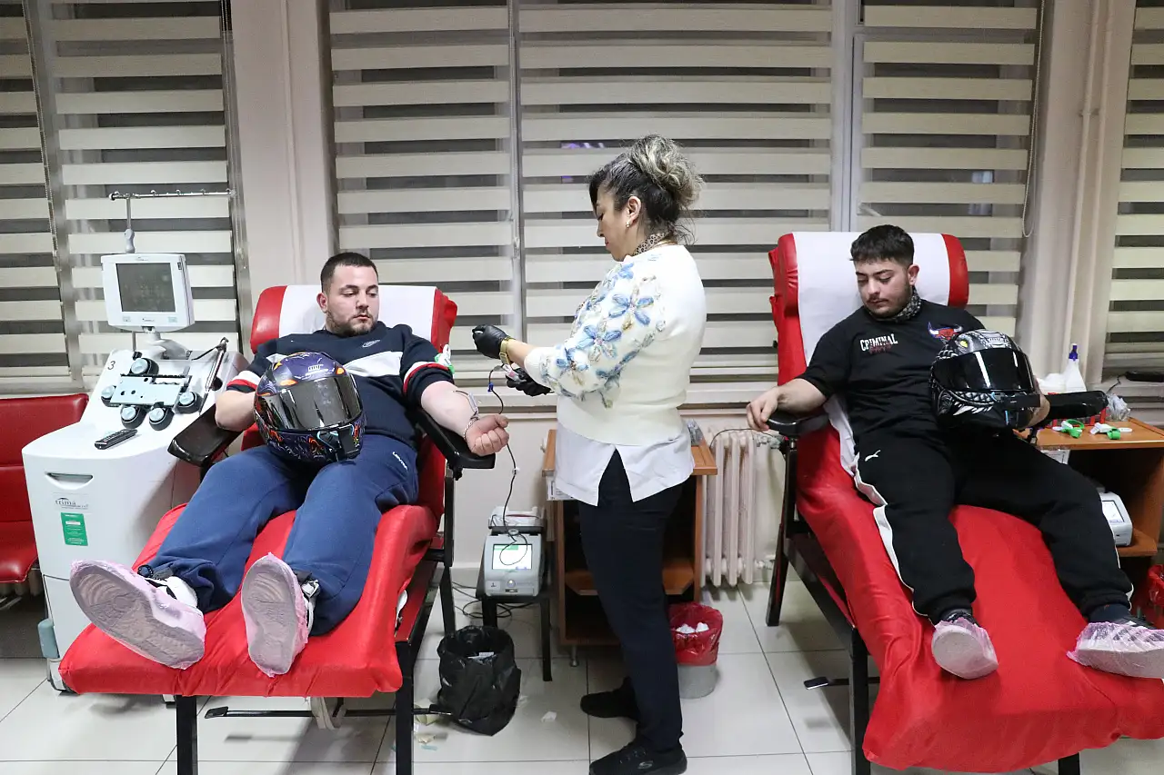 Motosiklet kulübü kanserli çocuklara can oldular