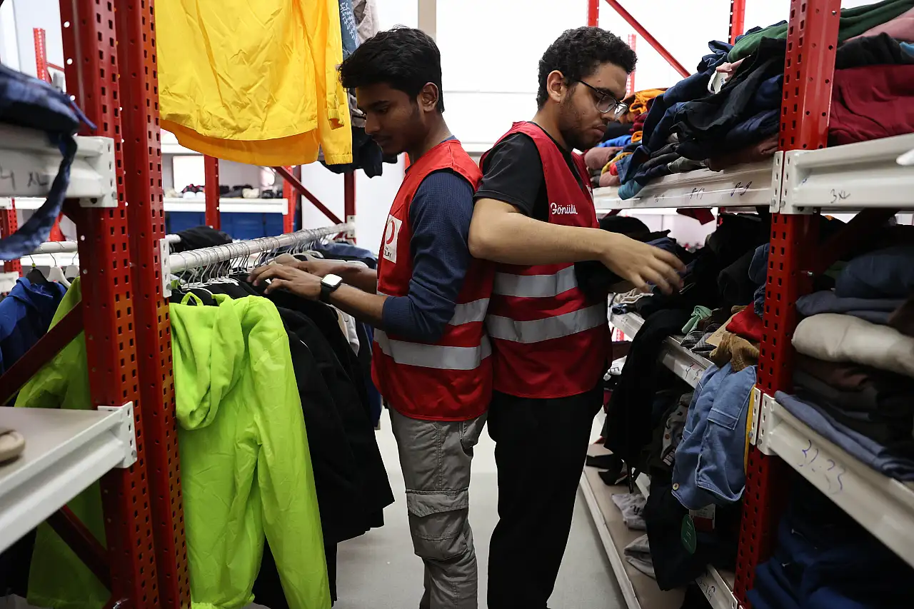 Yabancı öğrenciler Kayseri'de Kızılay gönüllüsü oldu