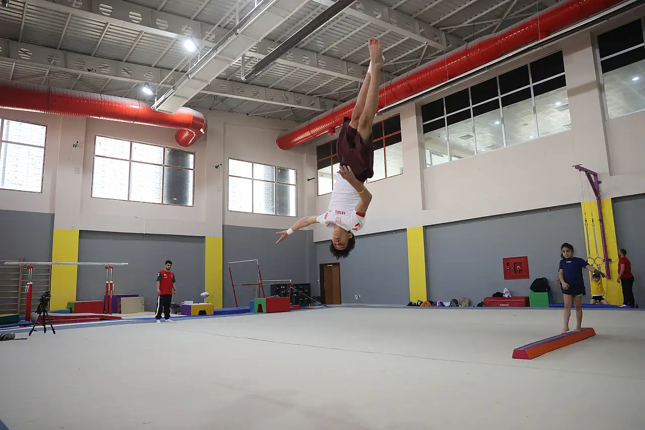 15 yaşında dünya ikincisi olan Kayseri sporcu zirveye göz kırpıyor