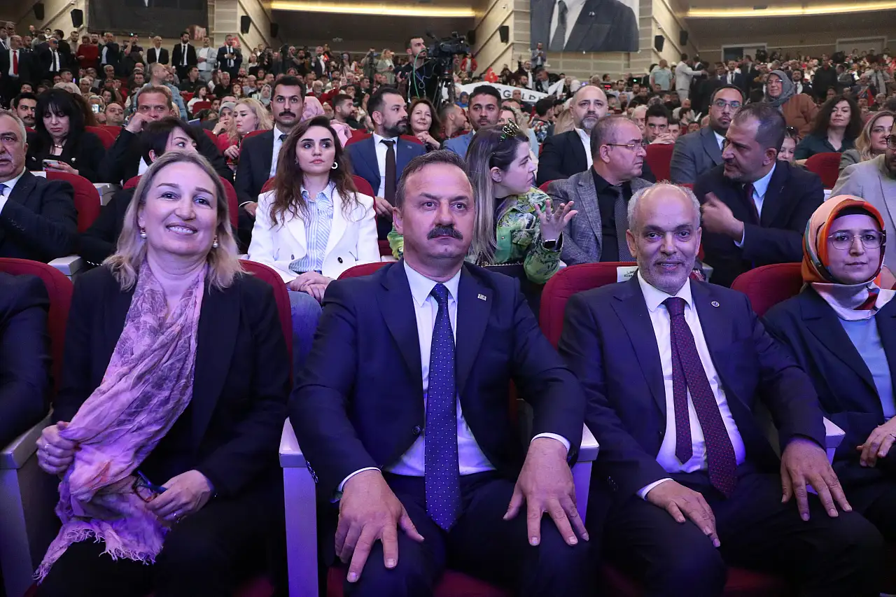 Genel Başkan Kayseri'de konuştu: Ülkenin tüm sorunlarını çözeceğiz