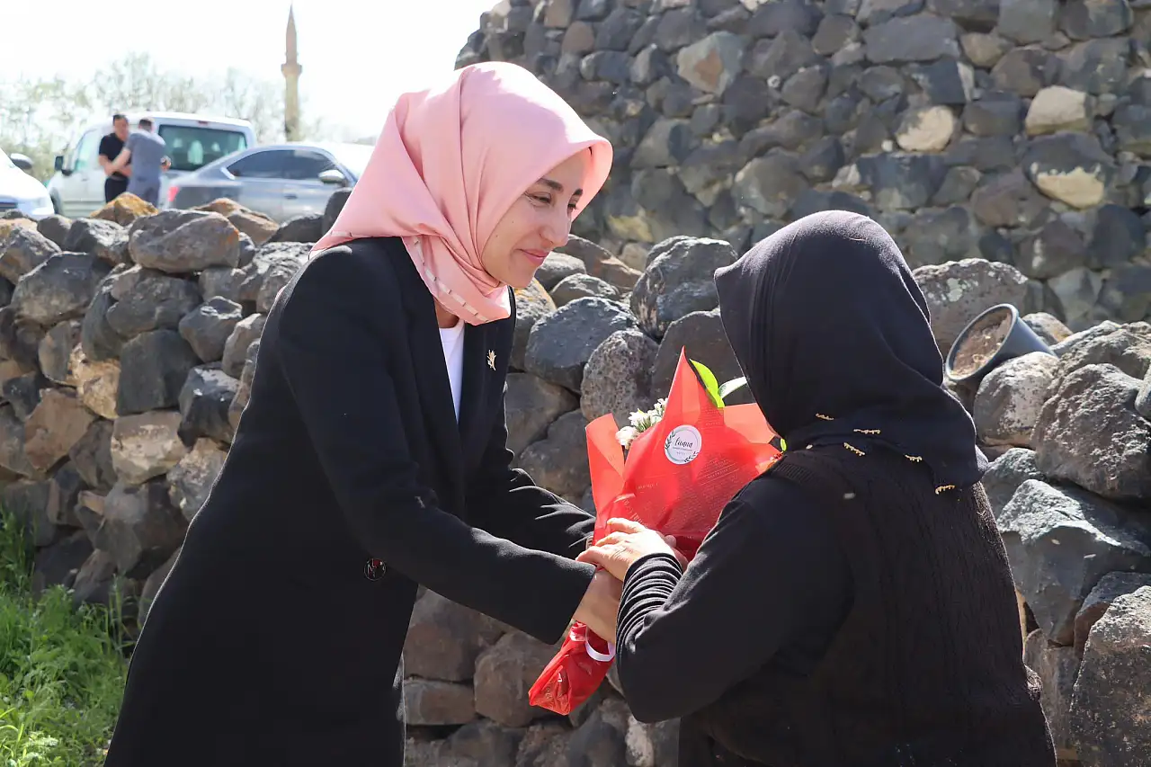 Kaymakam şehit ailelerini unutmadı