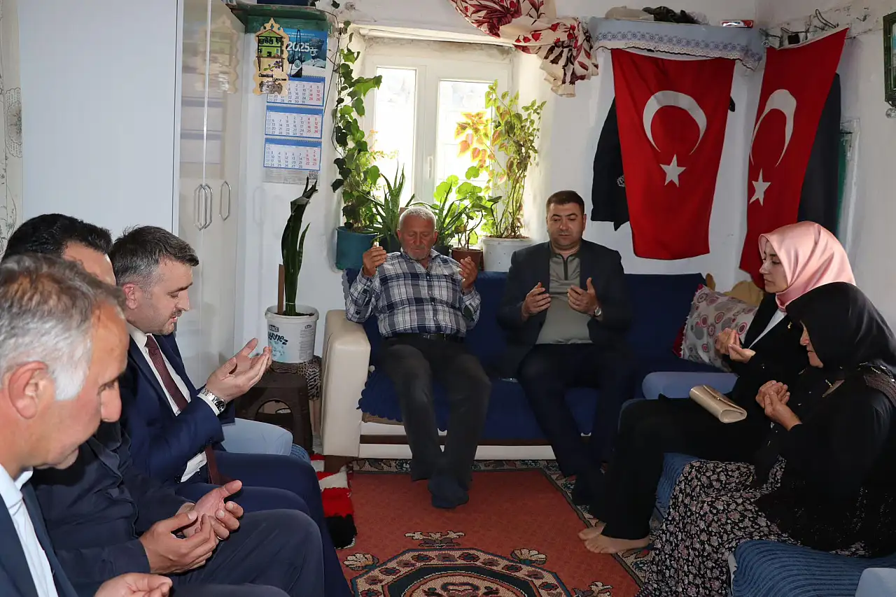 Kaymakam şehit ailelerini unutmadı