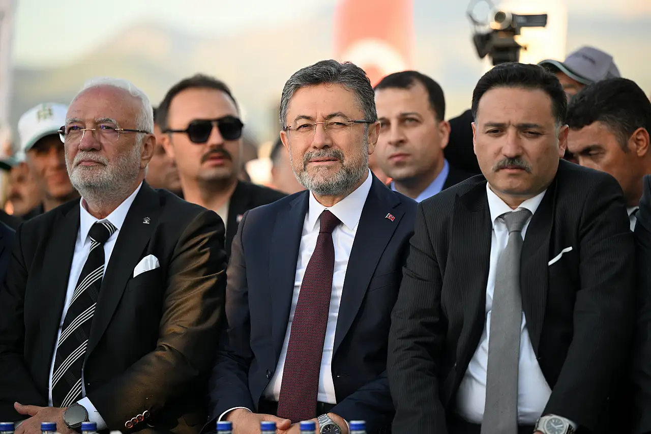 90 milyonluk yatırımının kurdelesini Bakan Yumaklı kesti