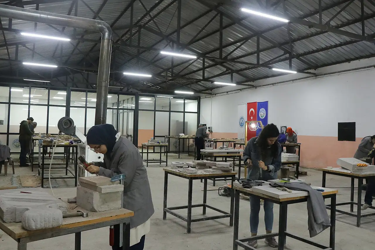 Taşa Sinan imzası! Kayseri'de yeni ustalar yetişiyor