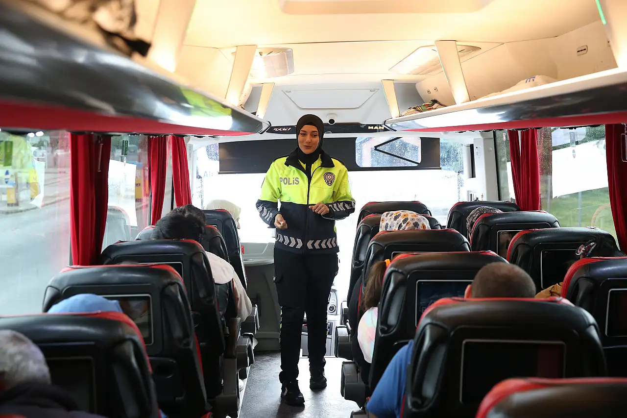 Polis ekipleri hem uyardı hem de denetledi!