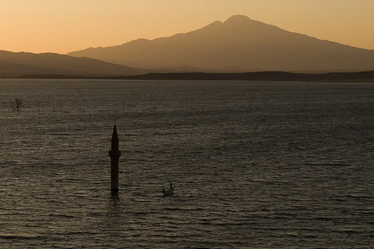 Göç ettiren baraj, geçim kaynağına dönüştü