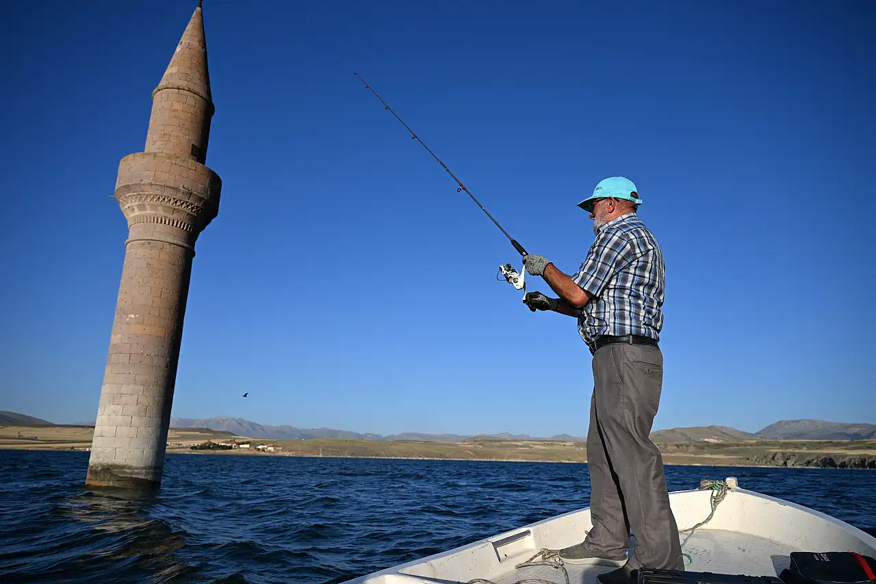 Göç ettiren baraj, geçim kaynağına dönüştü