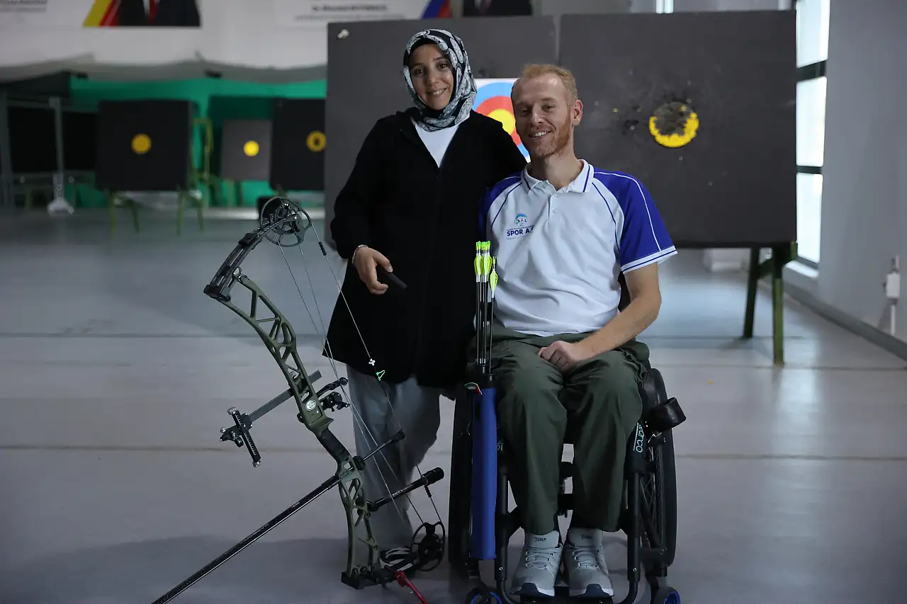 Kazada felç kaldı pes etmedi okçulukla hayata döndü