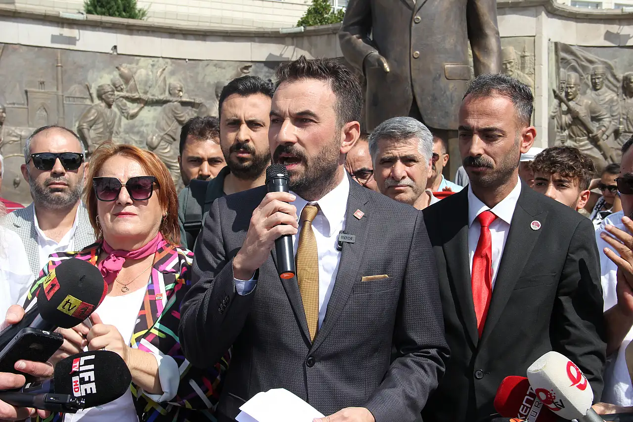 CHP'nin 102. yaşını kutladı