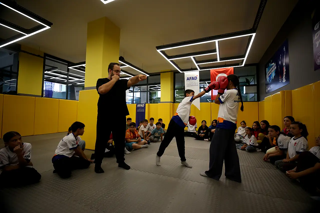 Kick boks ve karate ile afet farkındalığı