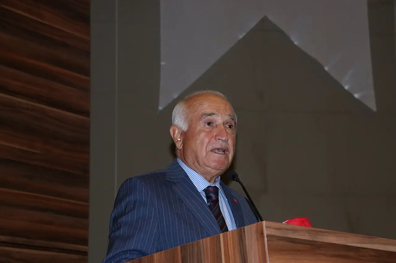 TBMM eski Başkanı Çiçek: Biz kendimiz düşünemiyoruz, rehin vermişiz...