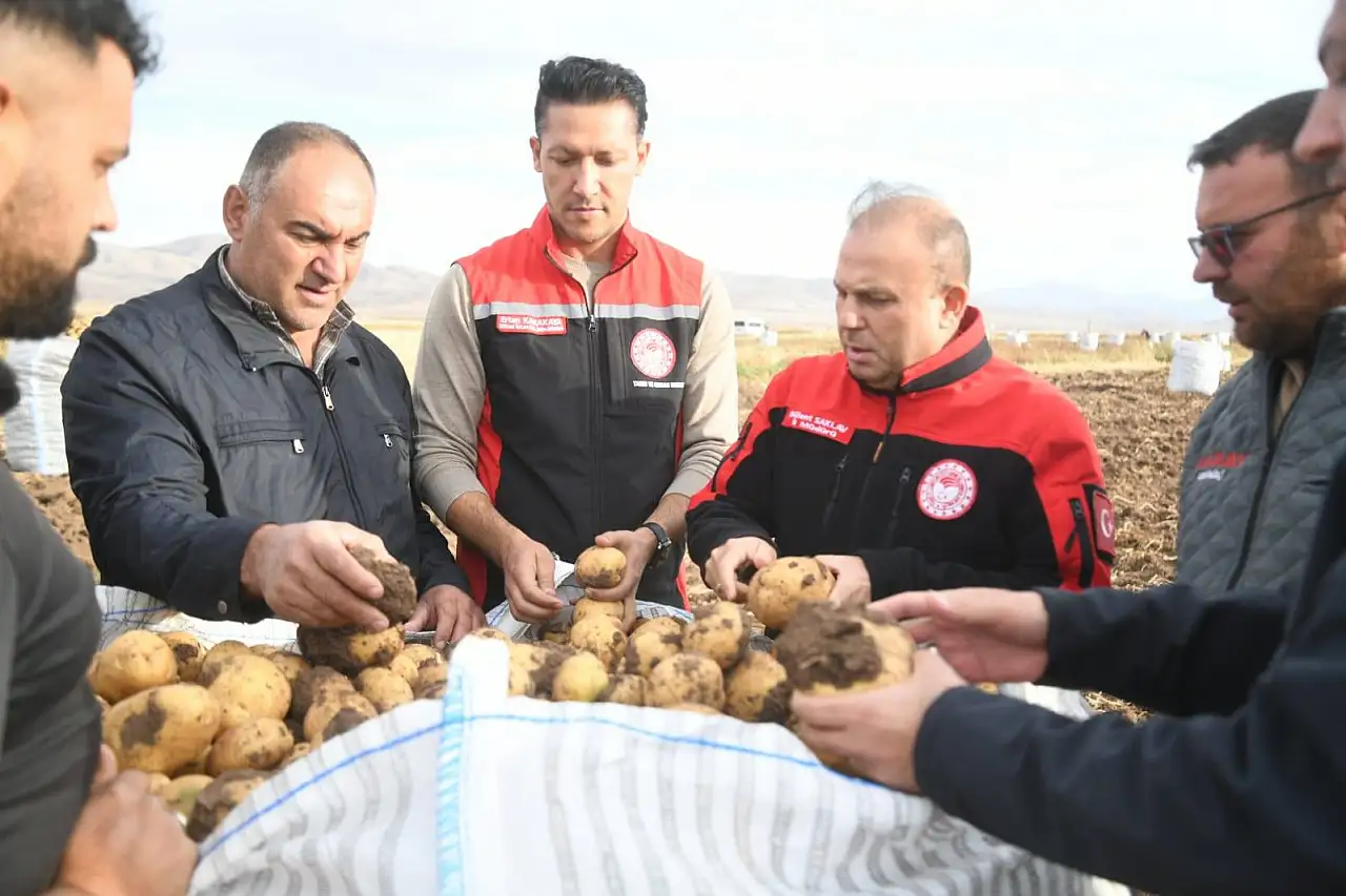 Kayseri'de kovalar havada uçuştu! Kovaları kim, neden attı?